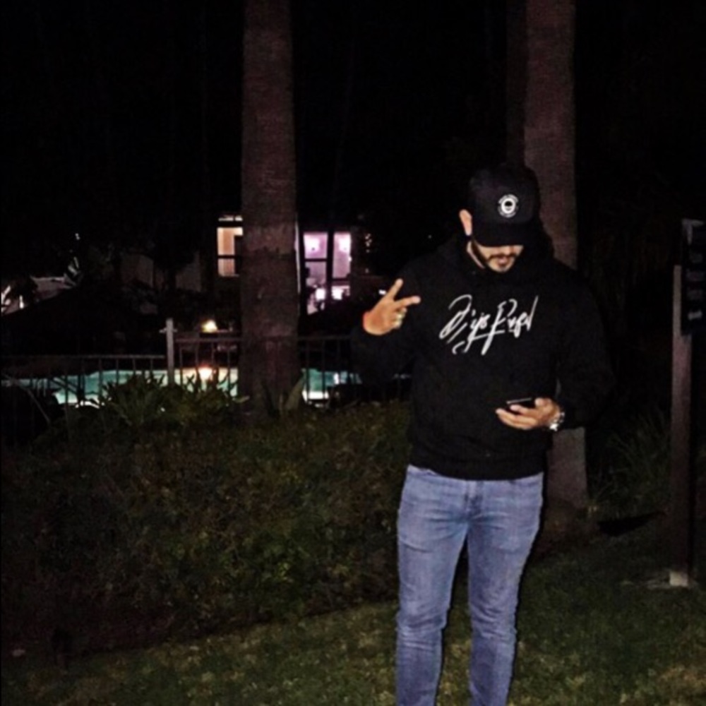 Meet your Posher, Carlo